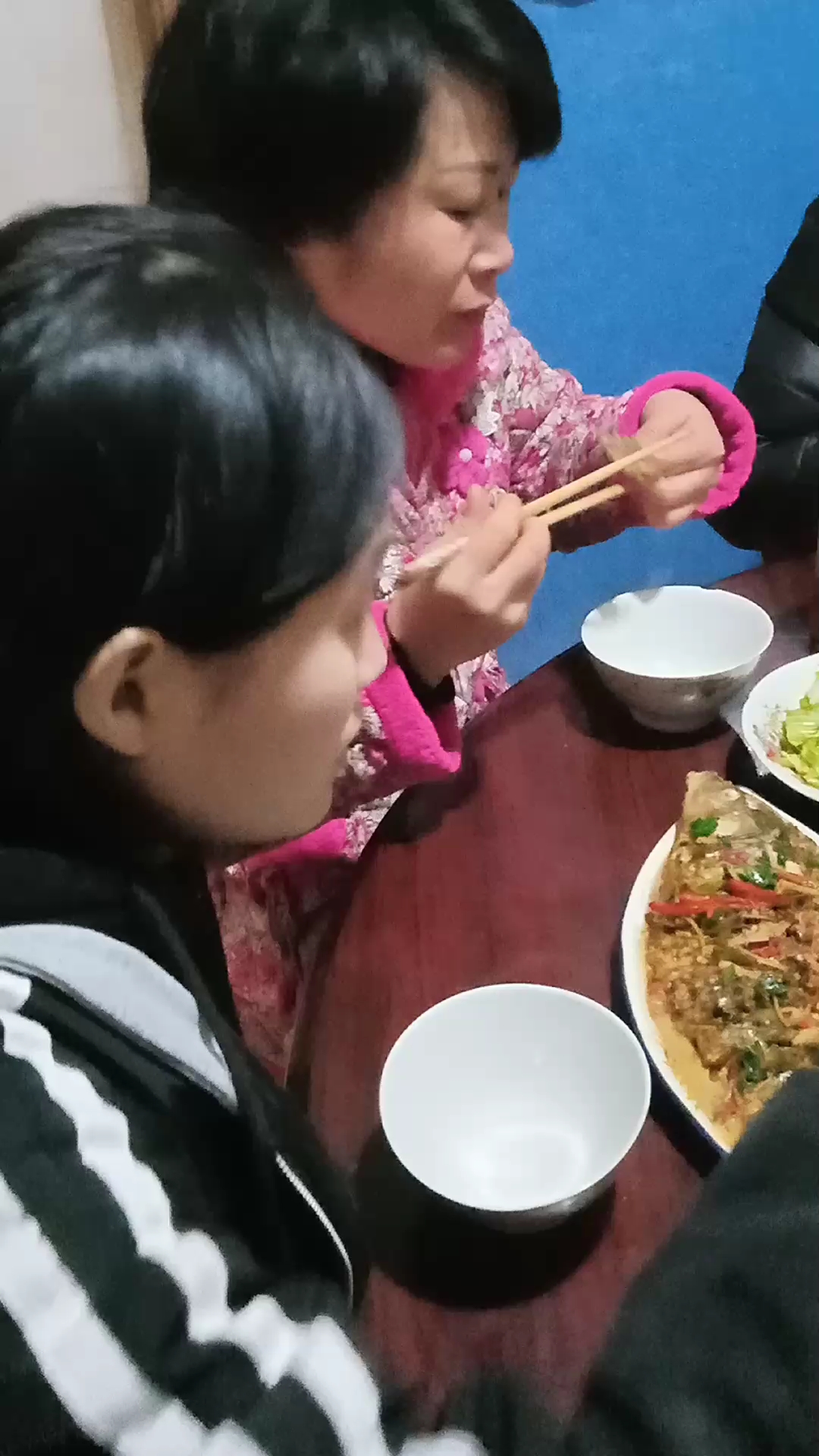 江西鹰潭,过年了,年夜饭
