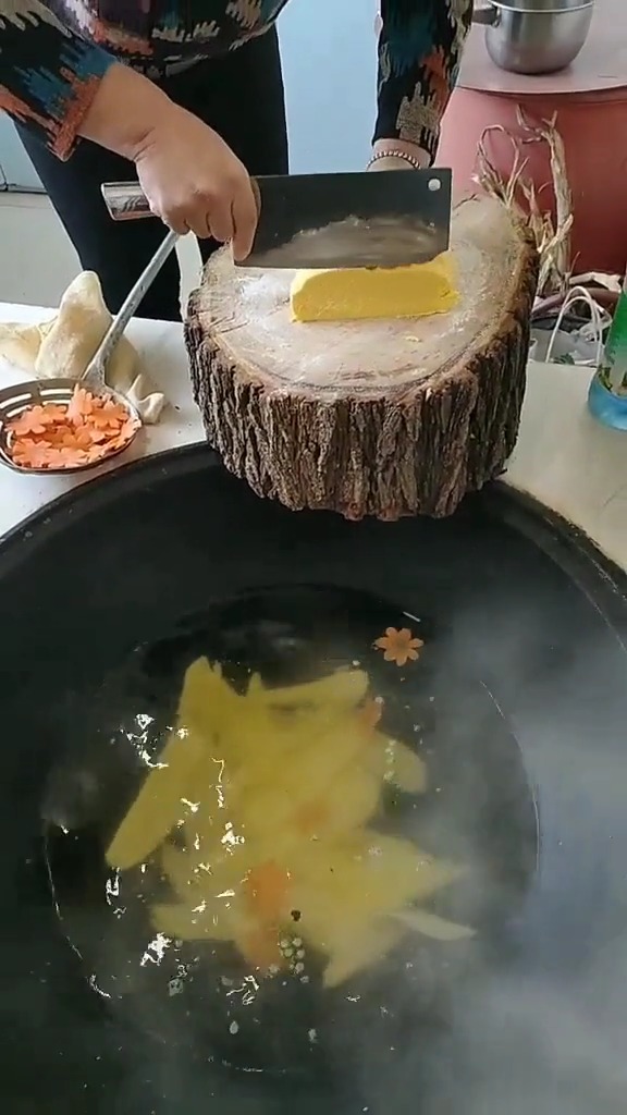 简单的制作面片汤,好吃有嚼劲,做法简单超级好学