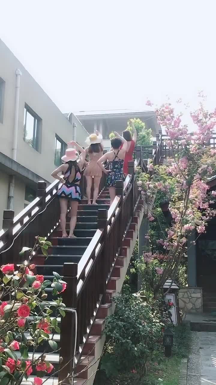 茗阳汤泉叶梦宇发了一个短视频,你尽管点开,不好看算我输!