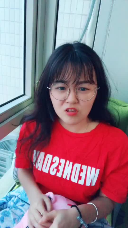 今天给大家生个气～_肉脸橙