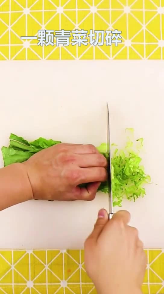 蔬菜疙瘩汤,宝宝胃口不好来一碗,秋冬季节暖暖胃是再合适不过的了#90后的老年生活