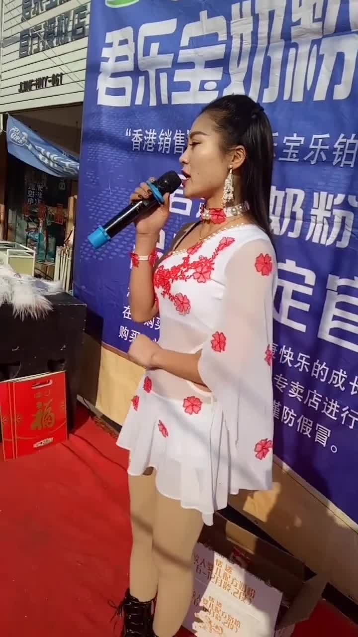 奶粉。快乐的成长专卖店进行防假冒