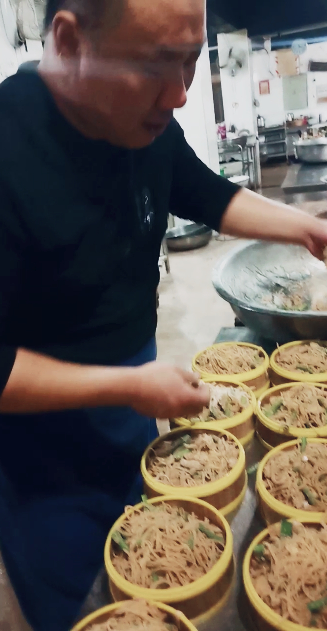 #中国的美食#大河南的粉蒸肉今天陈师傅给你制作