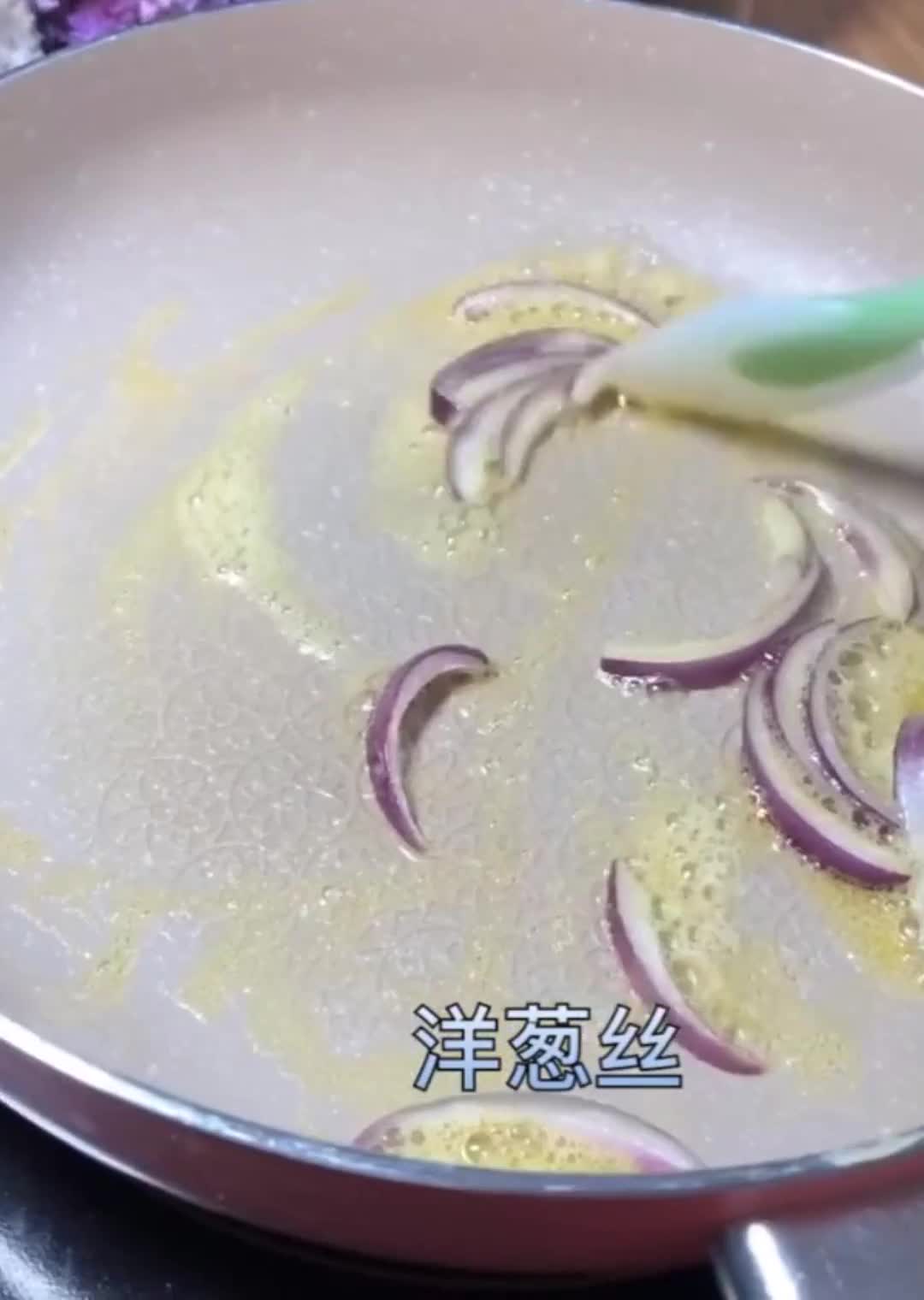 韩式炒年糕的家常做法,味道样子一点不输饭店的,包你越吃越爱!