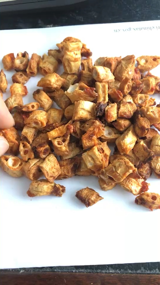 超级香酥的鱼骨粒 一吃就停不下来