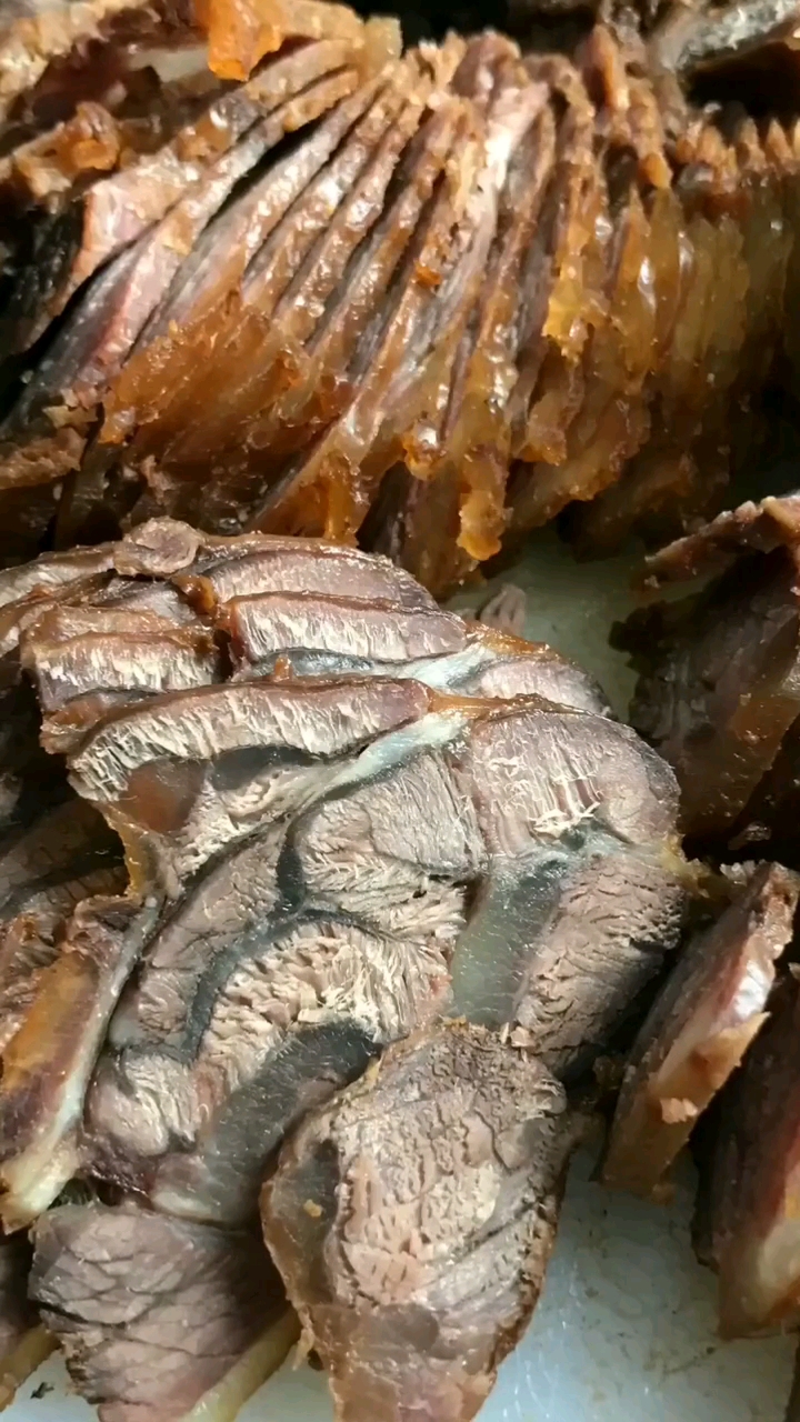 #过年你家吃什么#春节桌上摆盘必备:卤牛肉