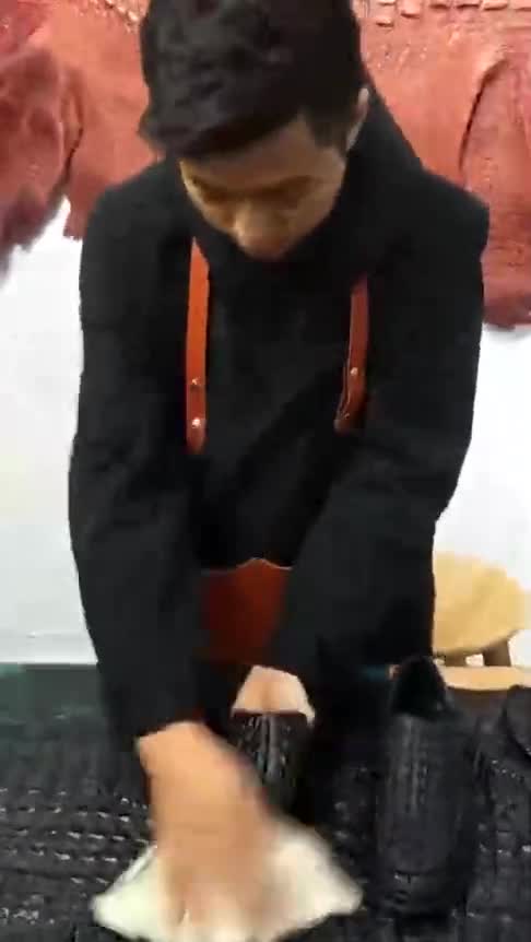 这是鳄鱼皮鞋吗这质量真是没说的!