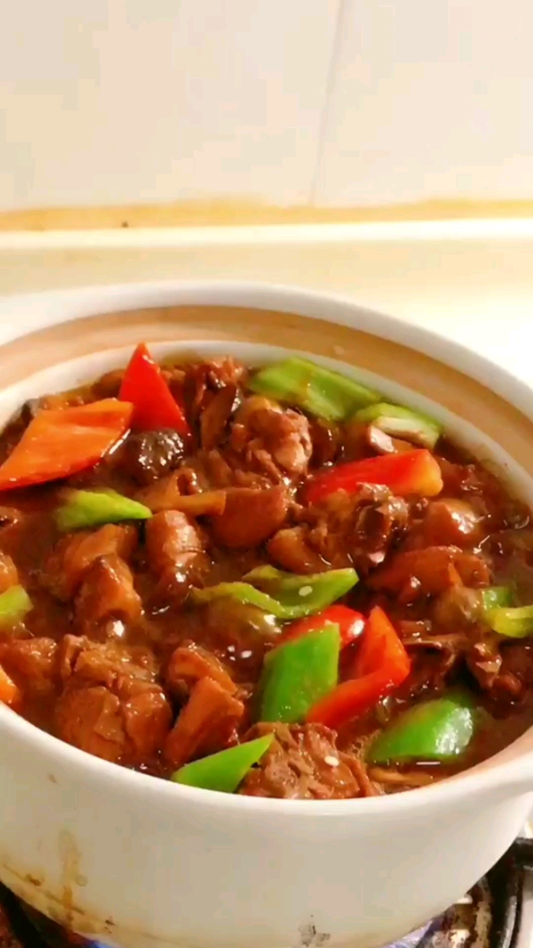 #黑暗料理之王#食客厨房,黄焖鸡在家让你享受美食