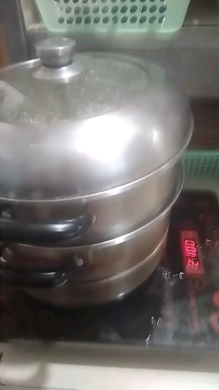 纯手工绿茶肉线大包子!一口吃下十二个