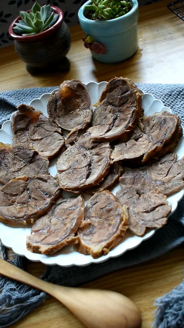 #食神大PK#减脂必吃的卤牛肉,做法很简单哈～