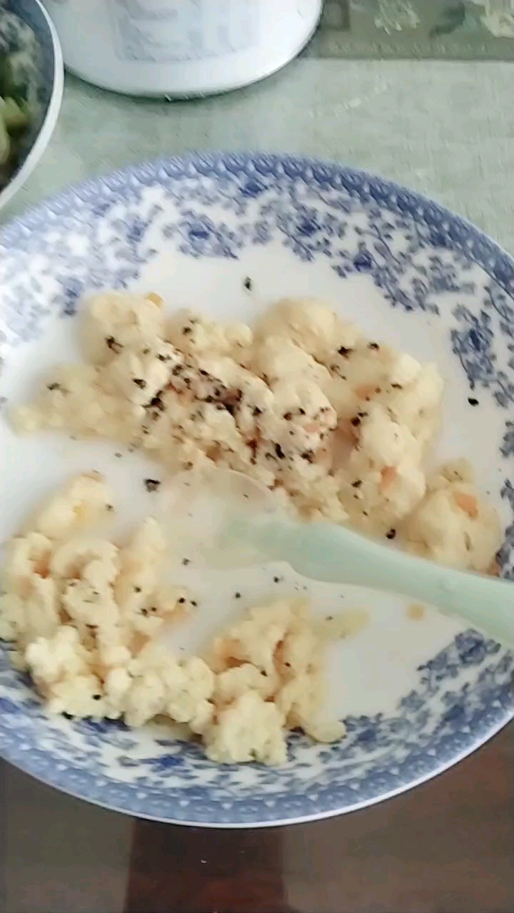 虾仁豆腐胡萝卜丸子,大胖儿子居然差点吐了,是口忒大了吗