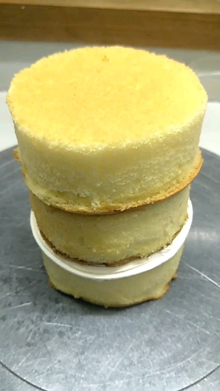 谁家男神易烊千玺来了,旁边坐了巧克力千纸鹤,有喜欢的吗