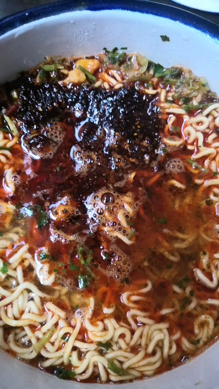 #食神大PK#康师傅香辣牛肉面就喜欢这个味