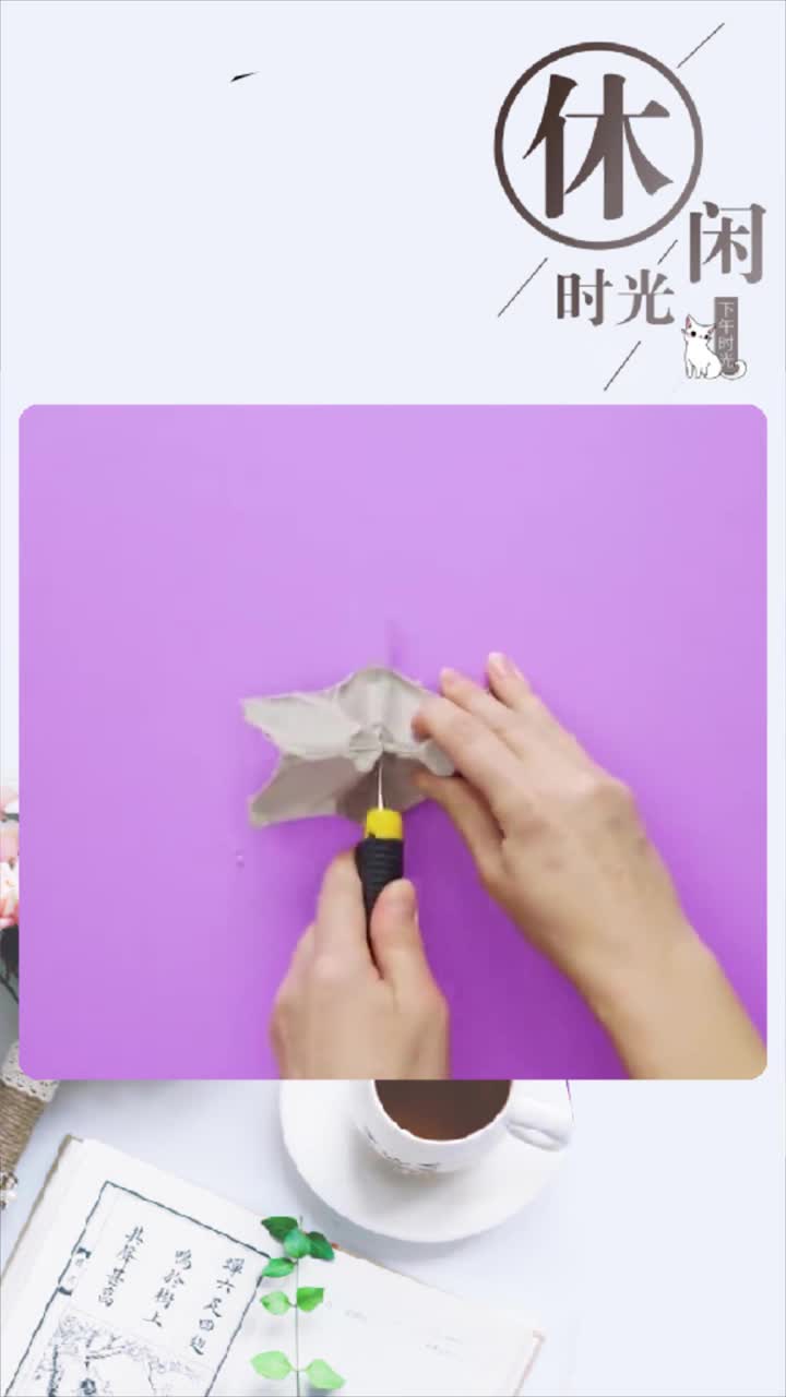 用装鸡蛋的盒子简单一弄变身一个精美的相框