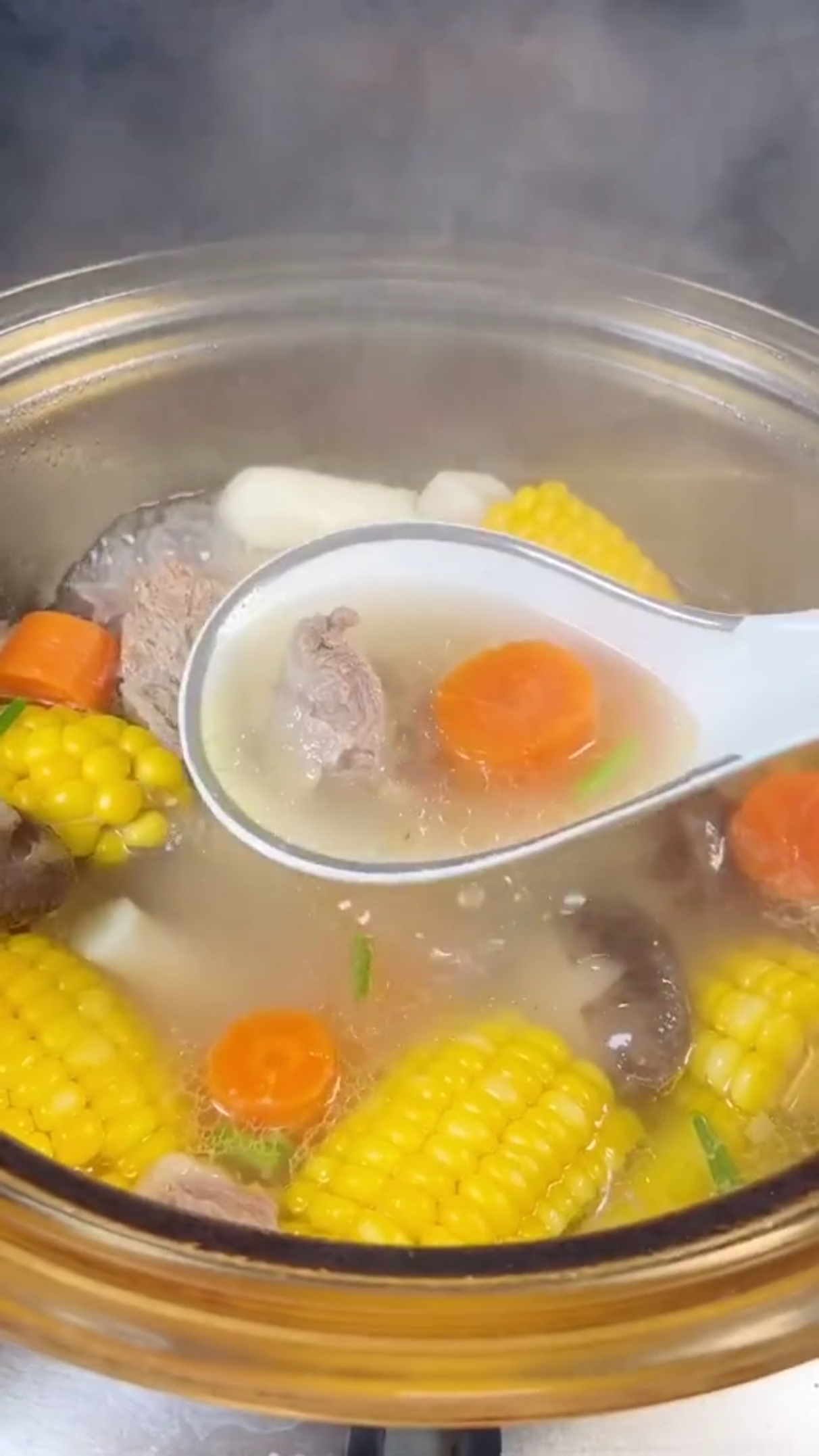 #美食#玉米山药牛肉排骨汤
