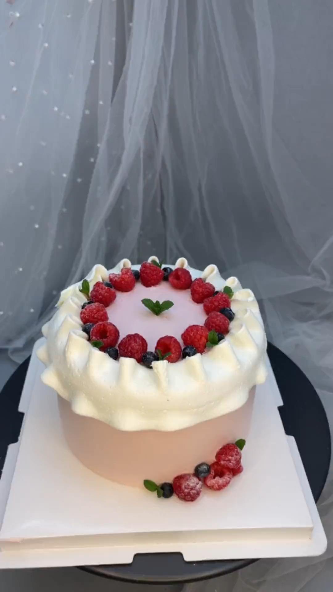 #生日蛋糕###蛋糕抹面 #制作过程  简约水果树莓????