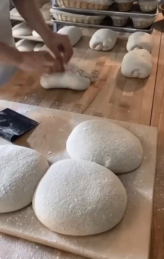面包整形操作过程
