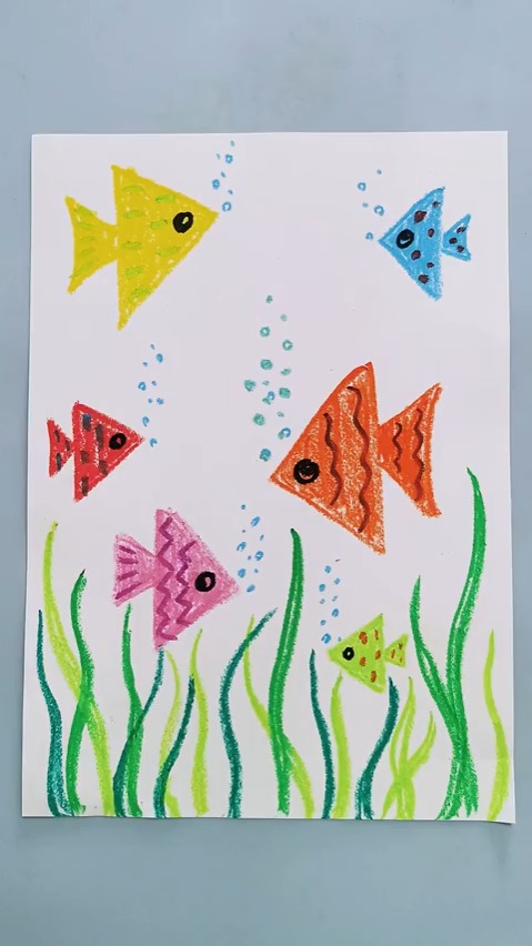 用油画棒画海底世界里美丽的鱼