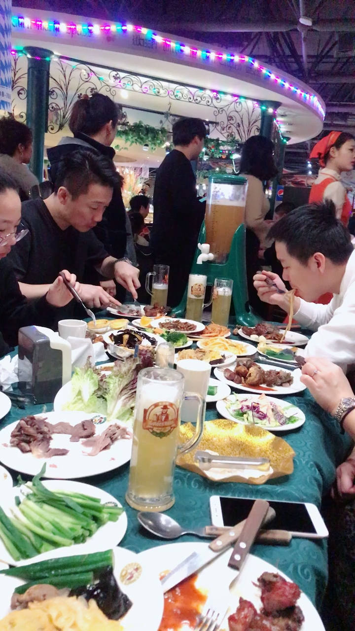 中午 吃西餐烤肉
