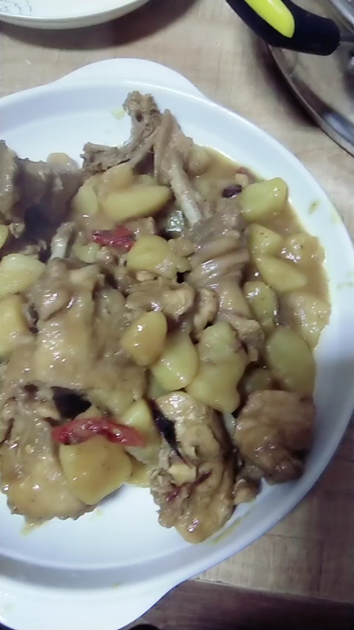 农村小笨鸡儿。