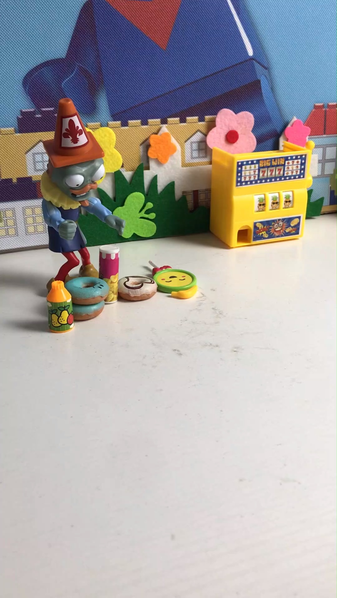 #白雪公主#白雪买了一个蓝莓味的甜甜圈呢。