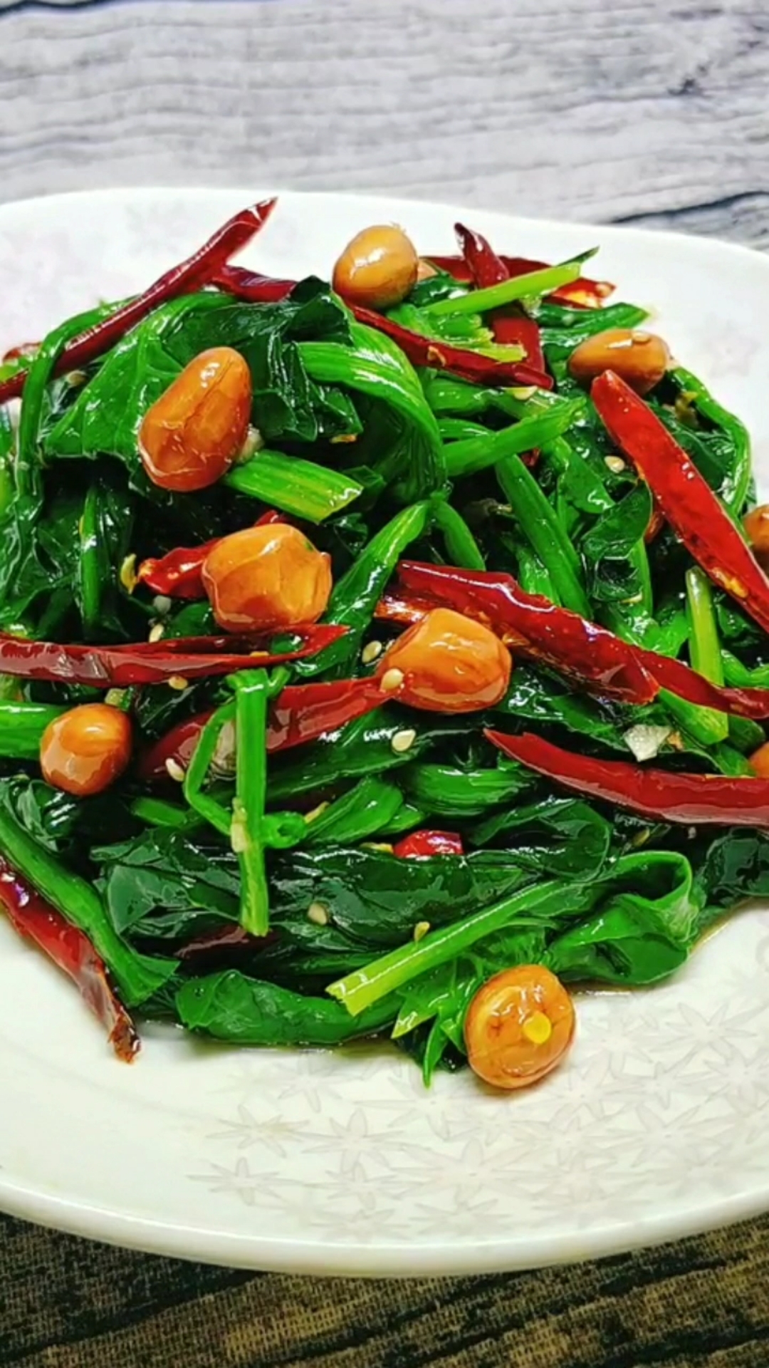 #我的家乡年#年夜菜必备,果仁菠菜,非常好吃