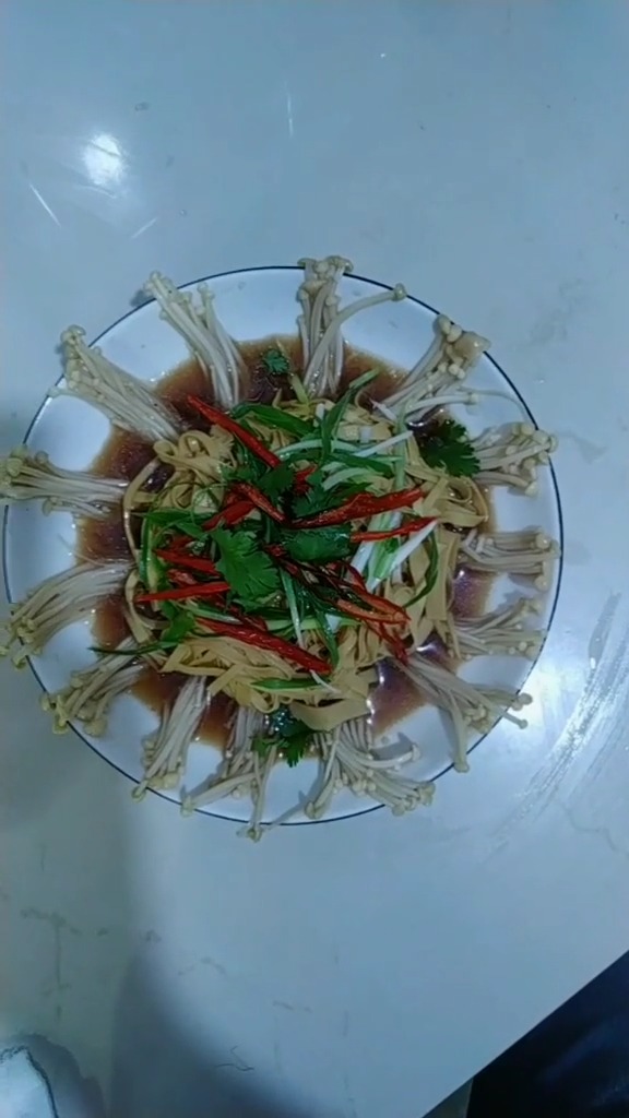 老汤金针干豆腐下饭神菜嘎嘎香