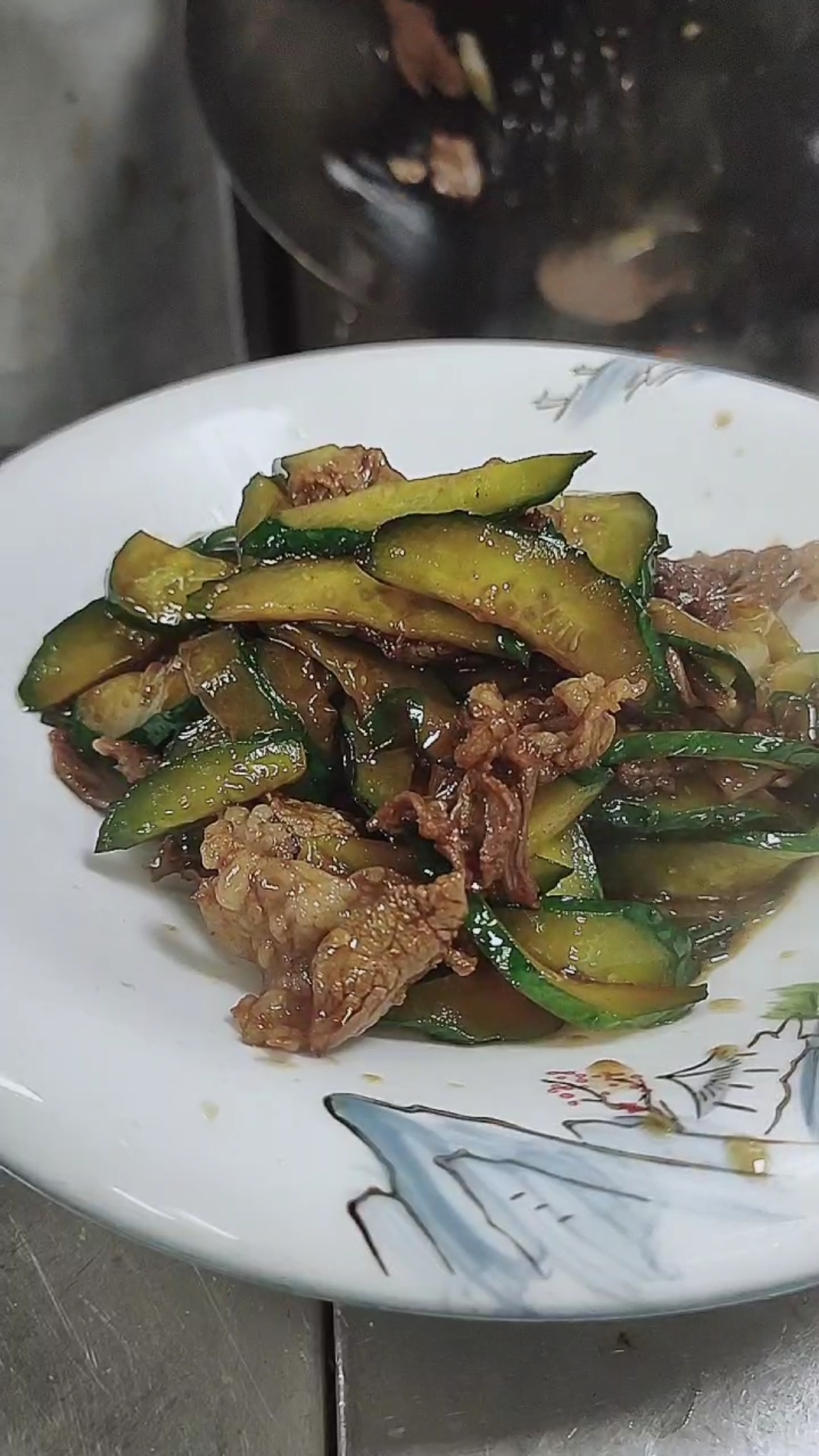 #不可辜负的美食#羊肉炒黄瓜这味道太好吃了,你喜欢吃吗。