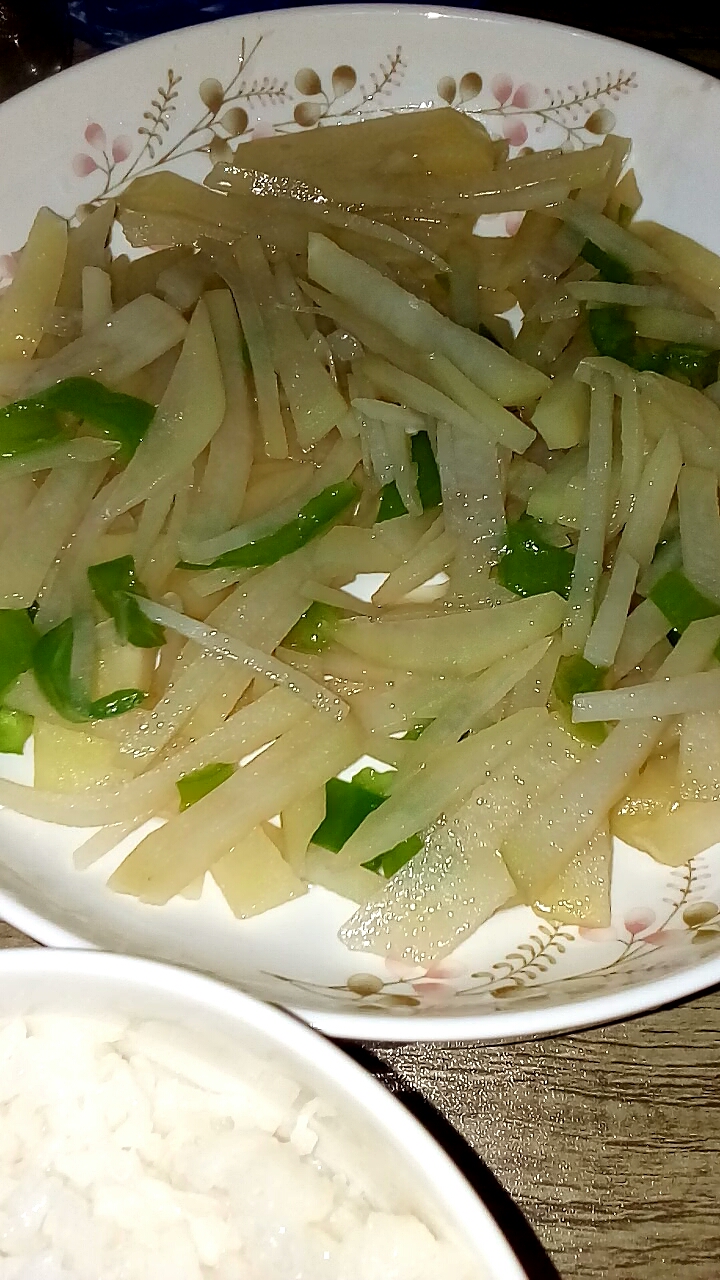 #我的秘密食谱#青椒土豆丝,有爱吃的吗