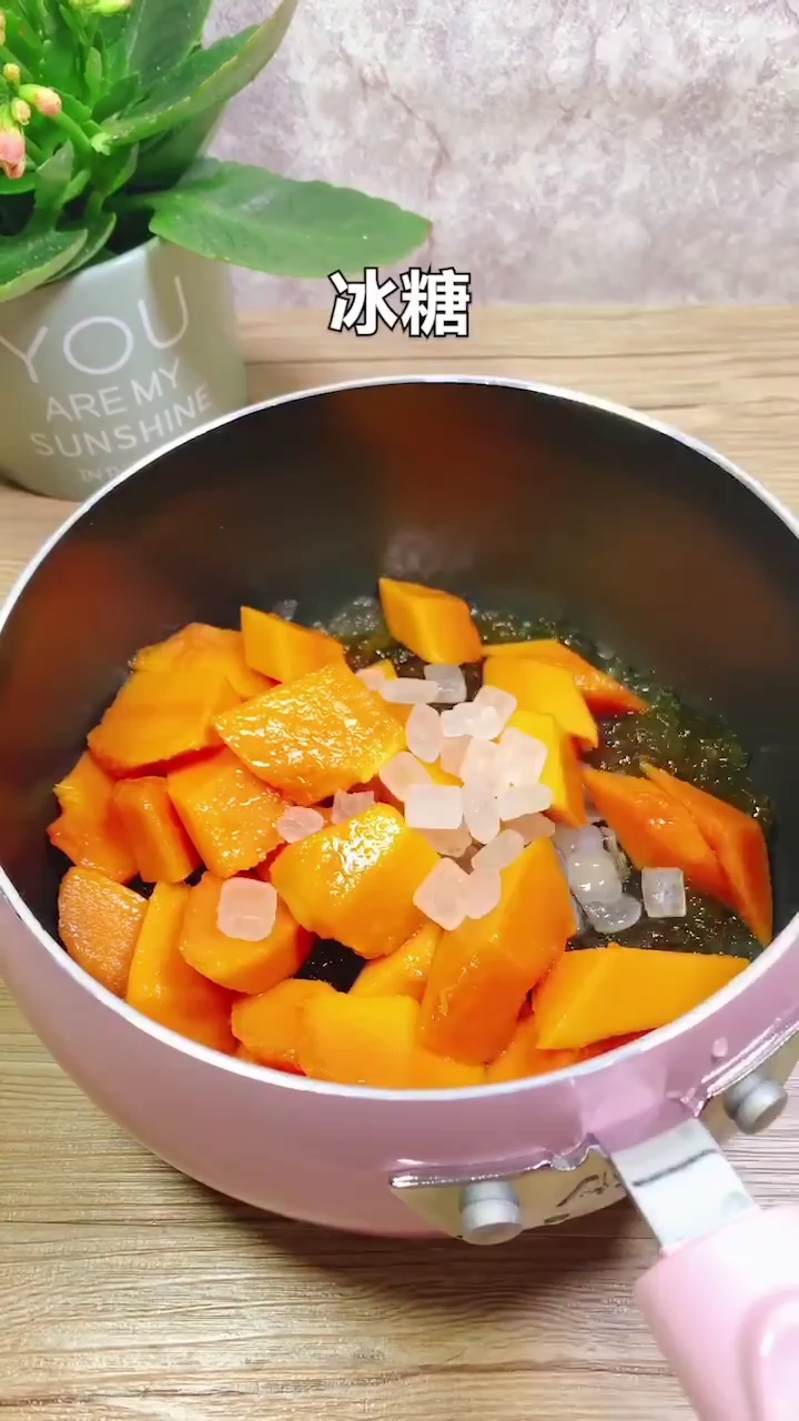喝一次胜过敷十次的面膜--桃胶炖牛奶