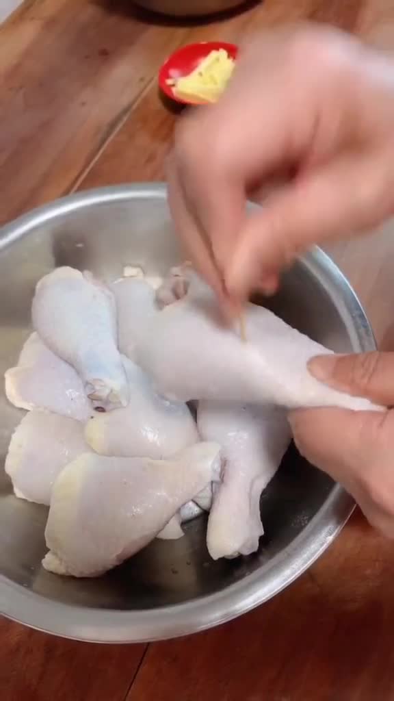 香酥脆皮炸鸡腿做法炸好的鸡腿脆皮壳超级酥脆味道特别棒做法也很简单