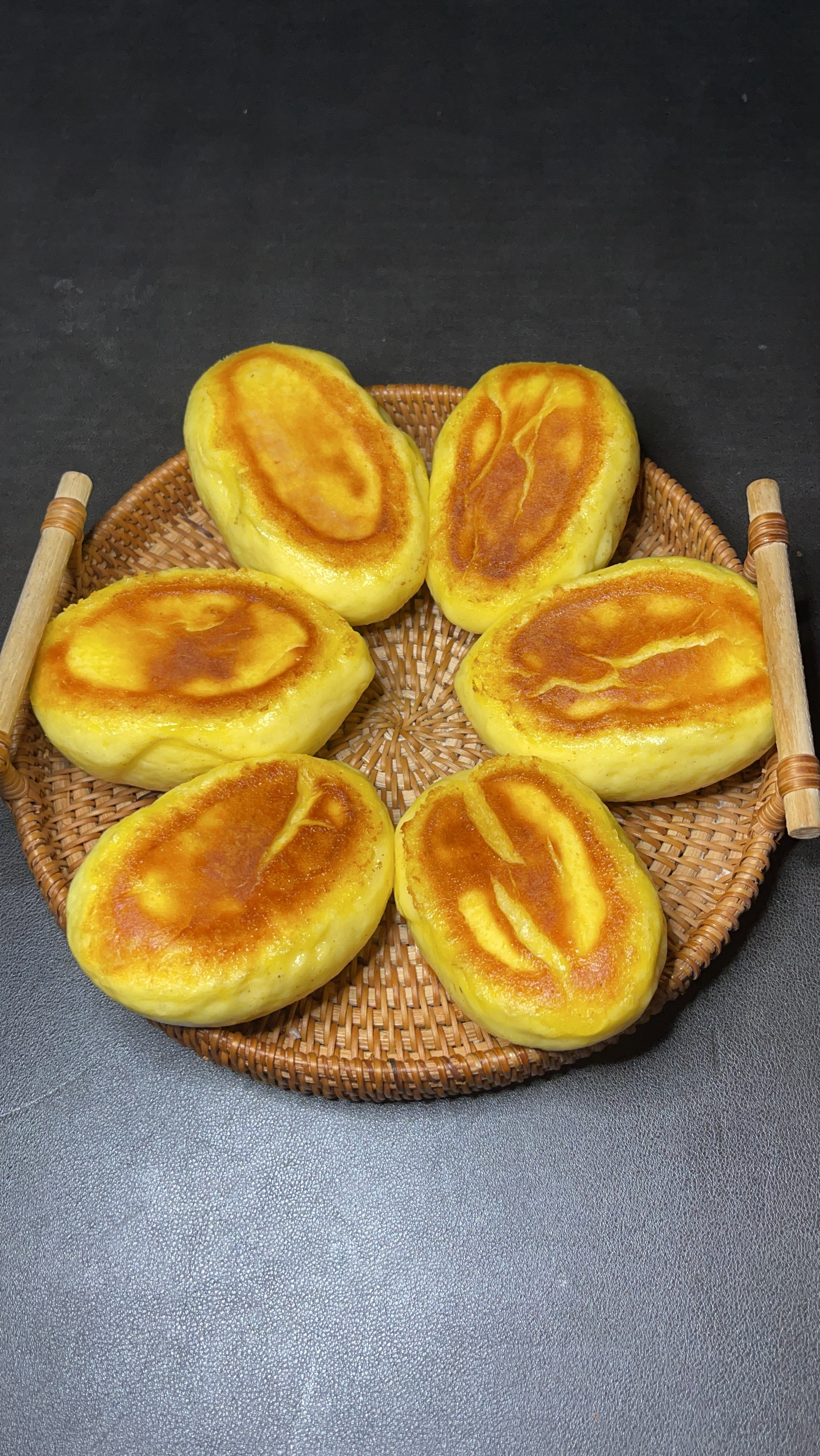 #玉米饼#只加水就可以做出来好吃的玉米面饼子,比花卷简单比馒头好吃