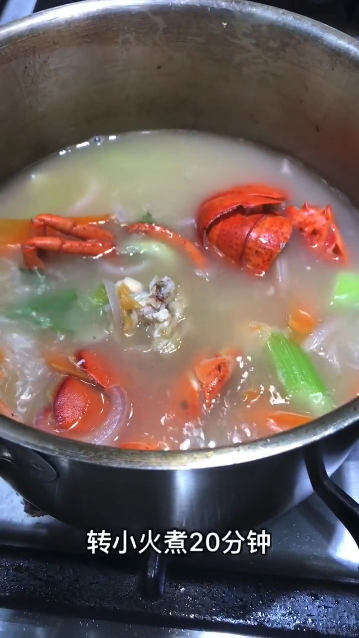 红红火火龙虾汤