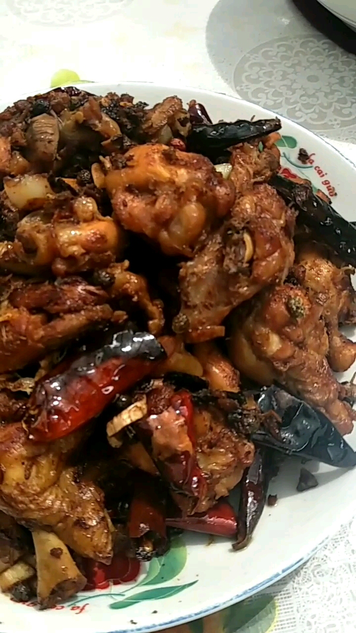 麻辣鸡肘,越干巴儿滴越好吃