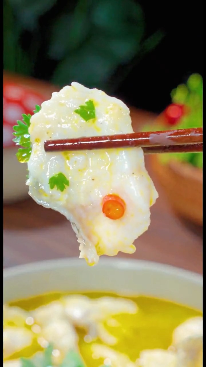 #美食#天气焖热不想吃饭,那么你一定要试试这道酸汤柠檬鱼,做法和煮开水一样简单#酸汤