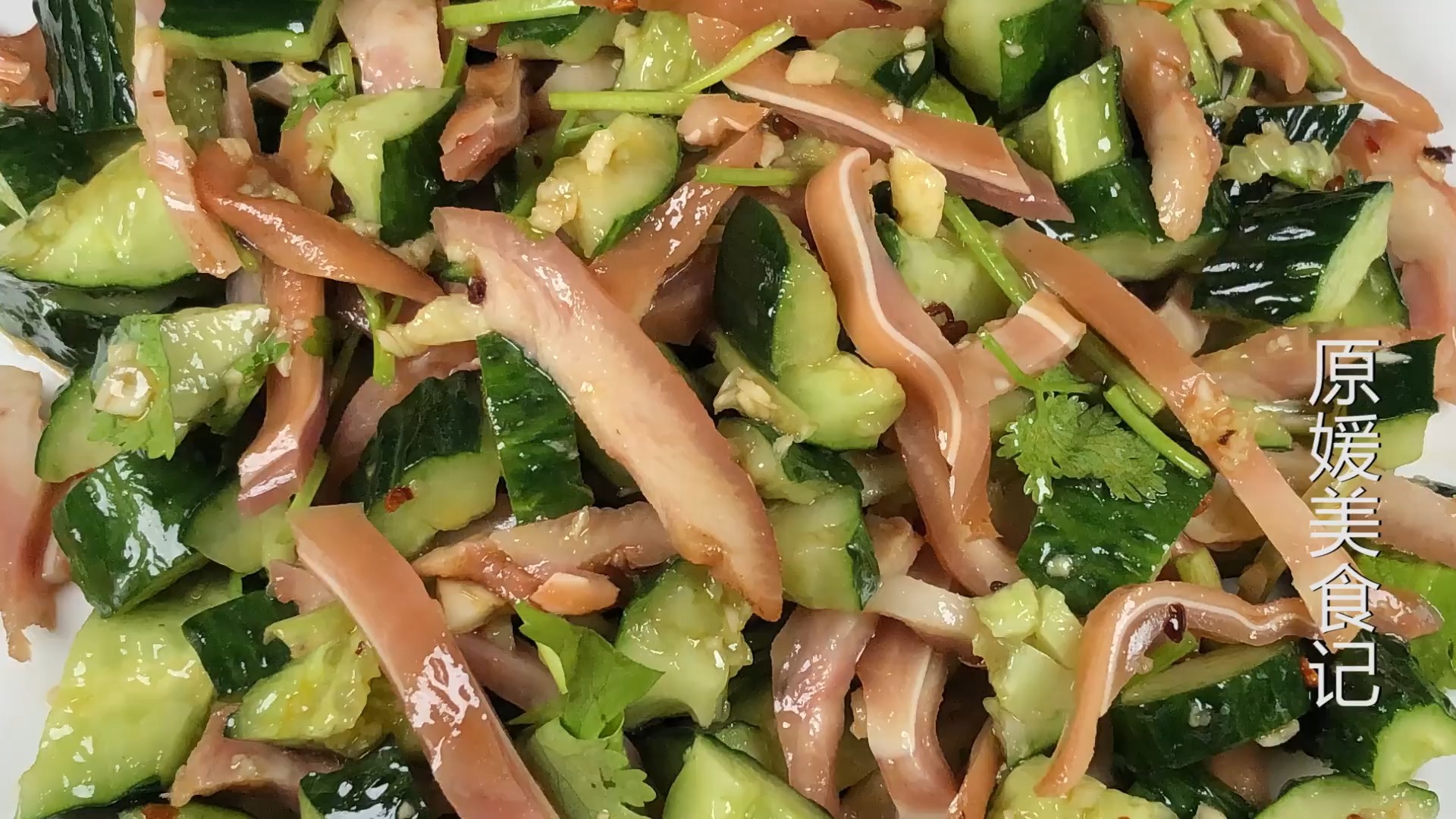 #不可辜负的美食#猪耳朵拍黄瓜这样做才好吃,清脆爽口,下酒必备的凉拌菜