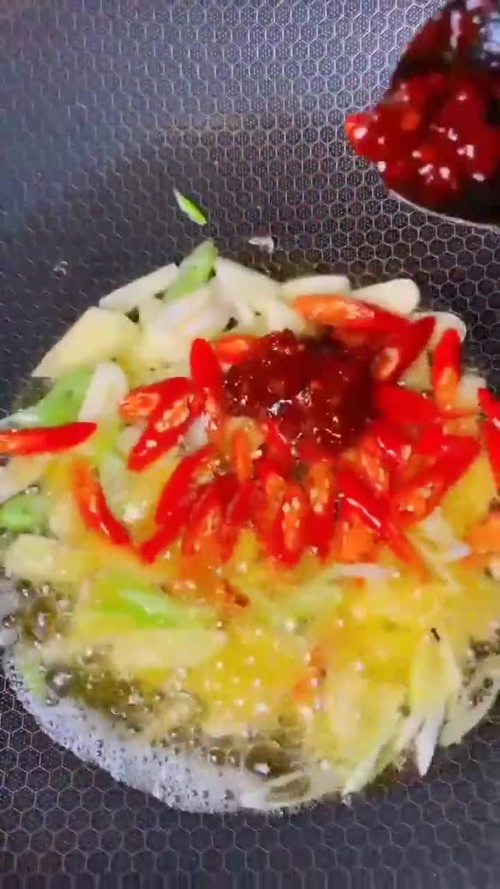 辣炒孜然鱿鱼爪,脆嫩香辣,超级好吃
