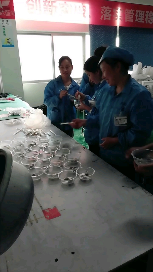  每人三个汤圆,真好意思 
