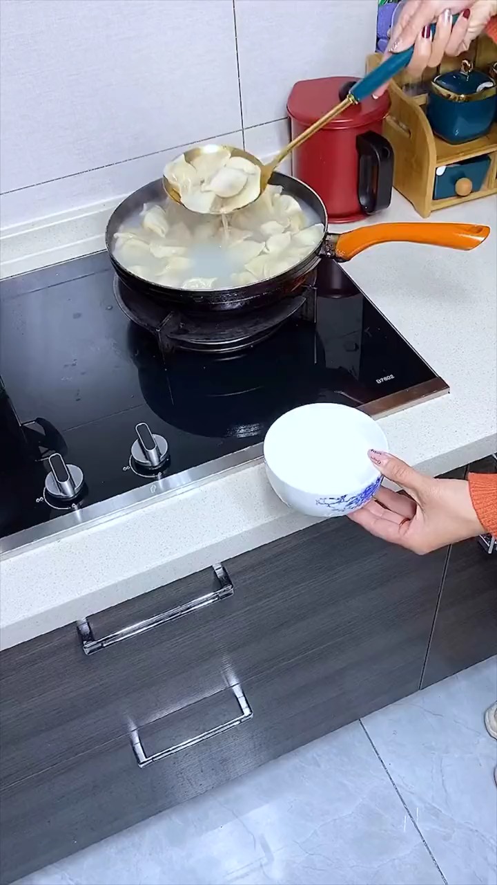 #好物推荐#不锈钢饺子盘,结实耐用自带沥水盘