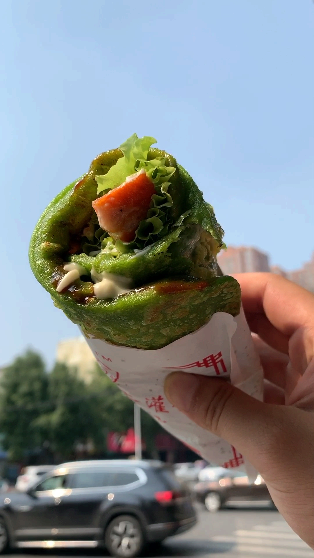 #鸡蛋灌饼#菠菜的清香配合着鸡蛋的软糯,外酥里嫩的脆皮,不好吃都难。