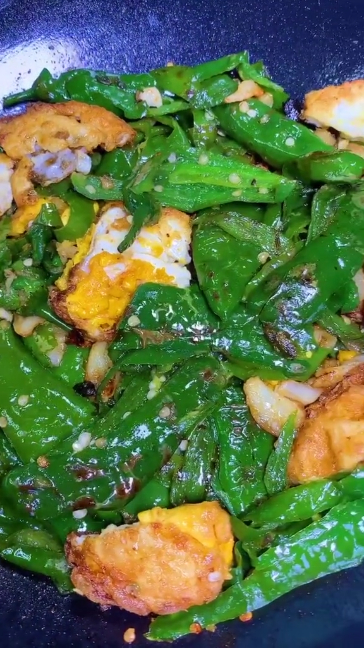 #家乡特色美食#虎皮青椒加两个鸡蛋,好吃的停不下来