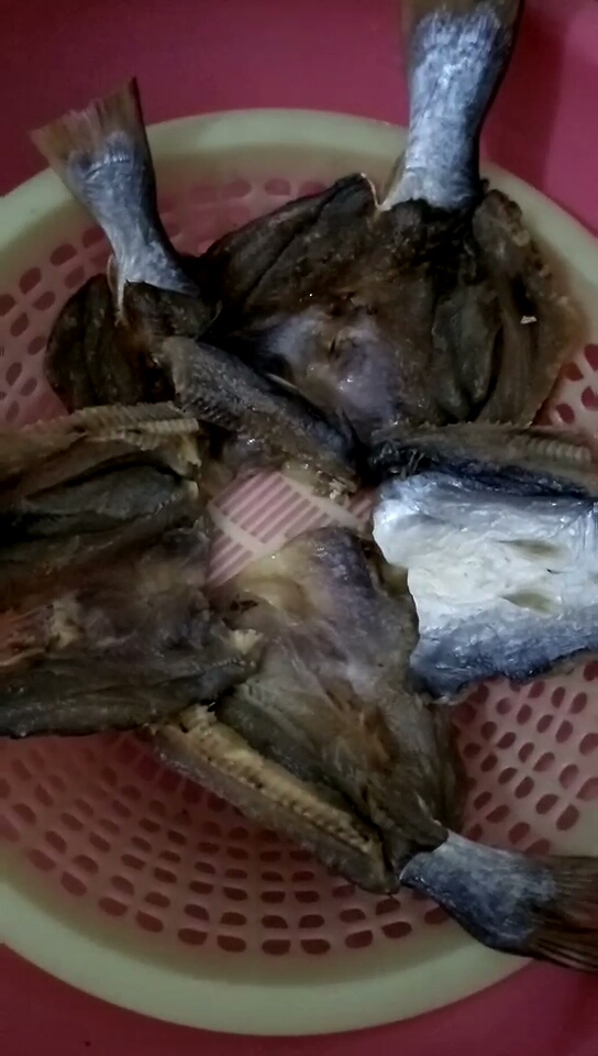 #美食#老家特产,咸鱼配白粥