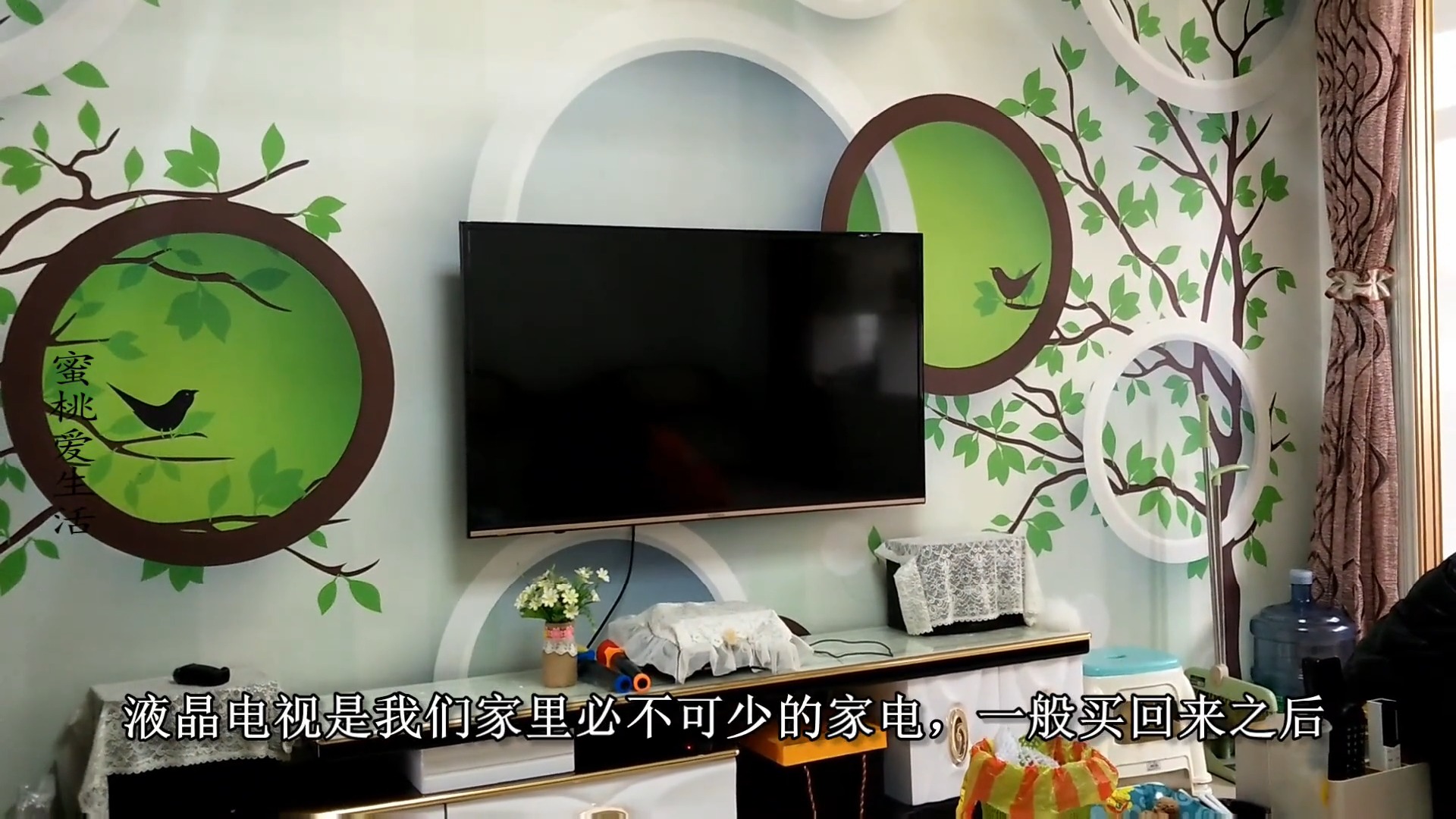 买回来新电视,应该挂墙上还是放电视柜上,还好知道的及时,看看