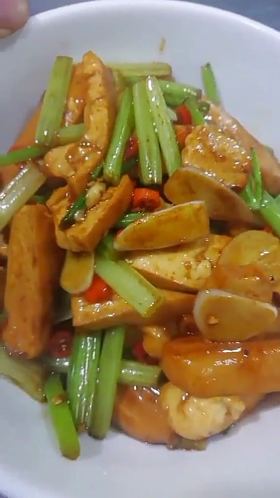 湘菜经典素菜:芹菜炒香干