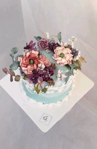 韩式裱花复古蛋糕。 #韩式裱花# #甜品烘焙# #甜品# #蛋糕# #烘焙#
