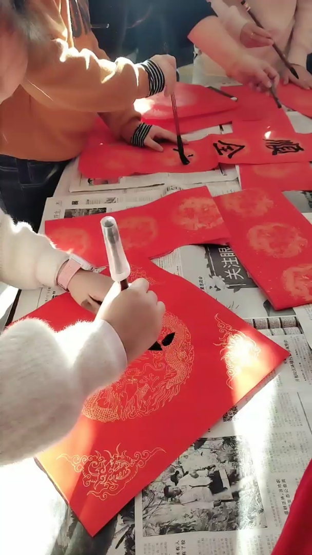 同江贫困点写春联送福字