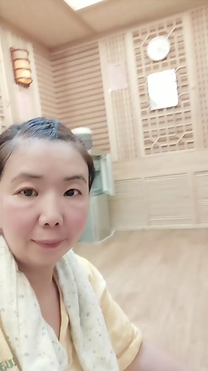 汗蒸能让你美丽,女人就要对自己好点……