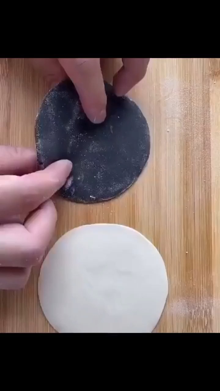 黑白饺子!怎么就那么想吃吃会不会不一样哈哈哈哈!