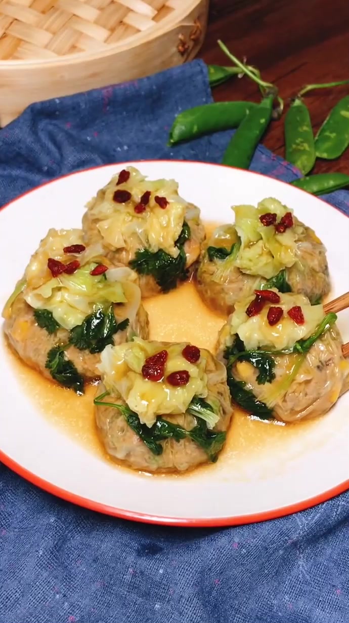 白菜-白菜,百财福袋寄意好,滋味也不错,馅料配菜以色彩都雅为主,能够加虾仁,香菇,胡萝卜,