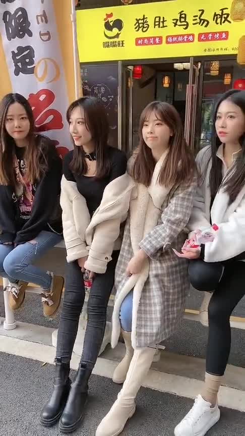 这里的美女真好看
